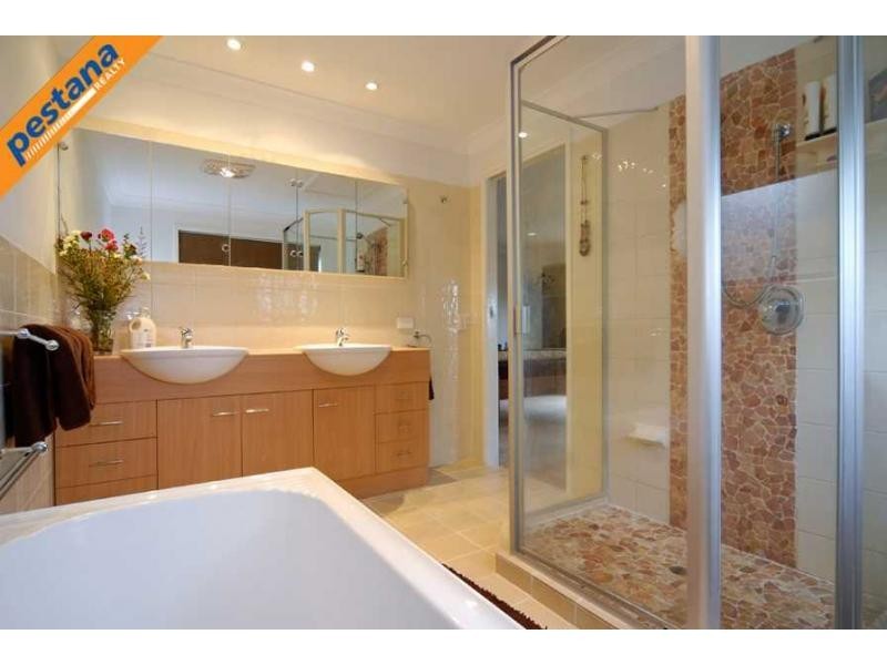 23 Carl Heck Boulevard, Windaroo QLD 4207