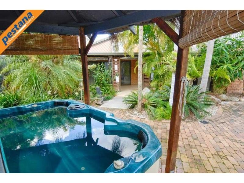 23 Carl Heck Boulevard, Windaroo QLD 4207