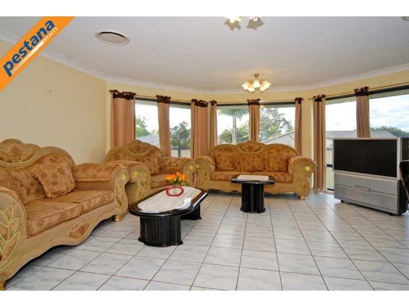 15 Robur Street, Marsden QLD 4132