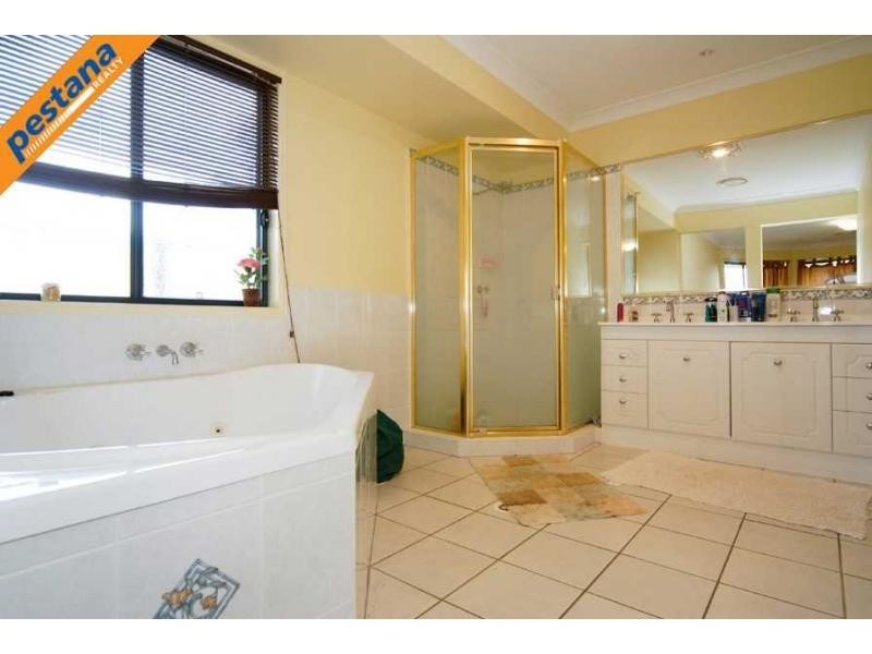15 Robur Street, Marsden QLD 4132