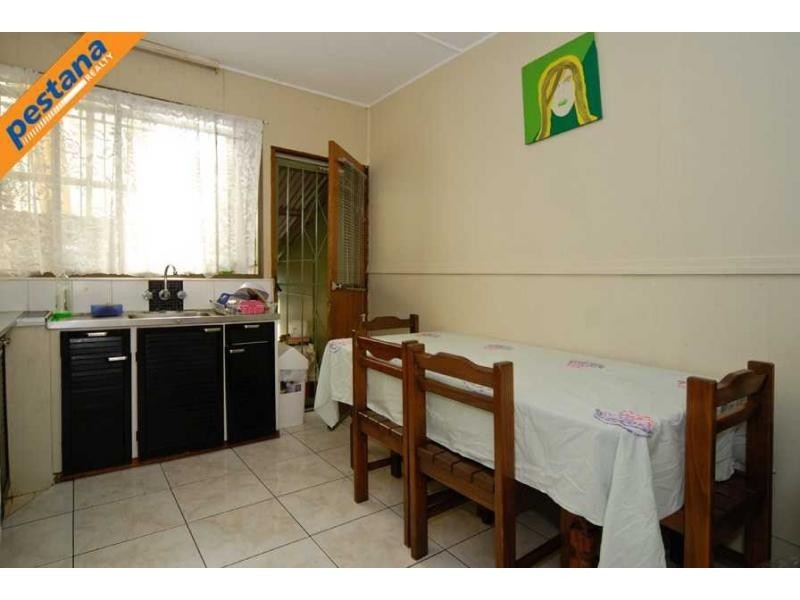 9 Muller Road, Woodridge QLD 4114