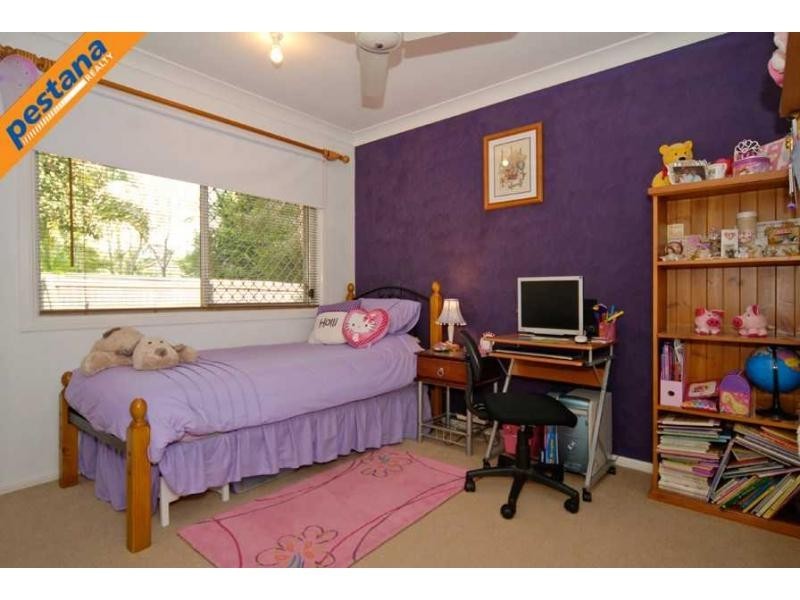 9 Crozier Crescent, Meadowbrook QLD 4131