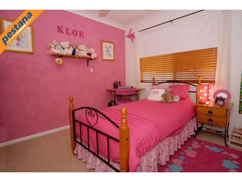 9 Crozier Crescent, Meadowbrook QLD 4131