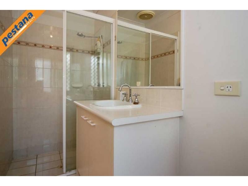 9 Crozier Crescent, Meadowbrook QLD 4131