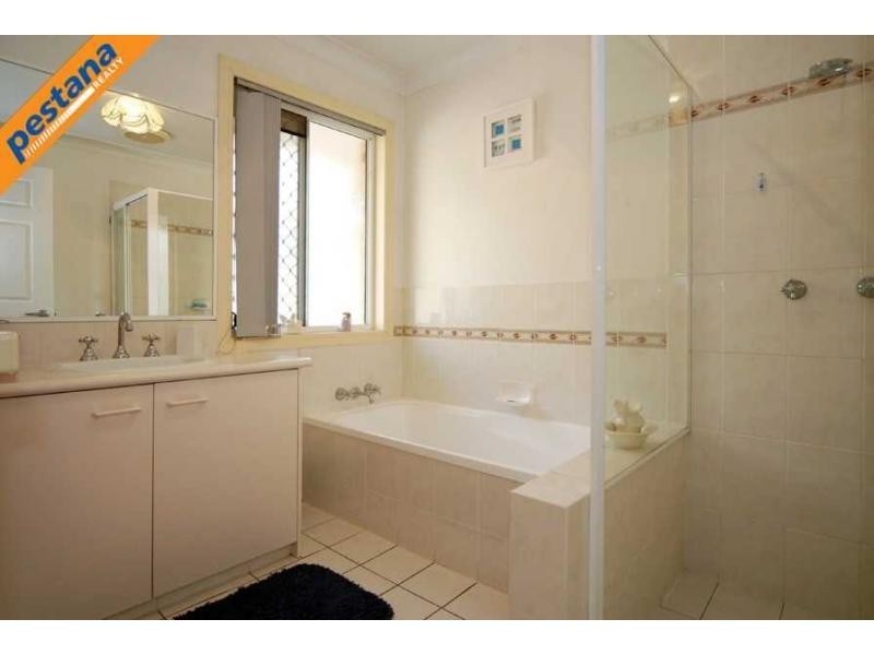 9 Crozier Crescent, Meadowbrook QLD 4131