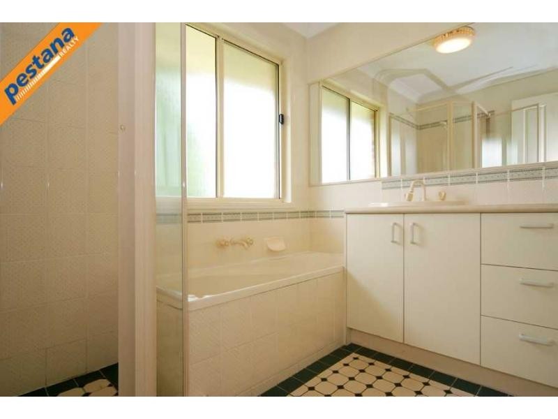 41 Kilsay Crescent, Meadowbrook QLD 4131