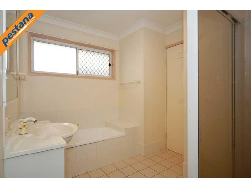 9 Kingfisher Close, Loganlea QLD 4131