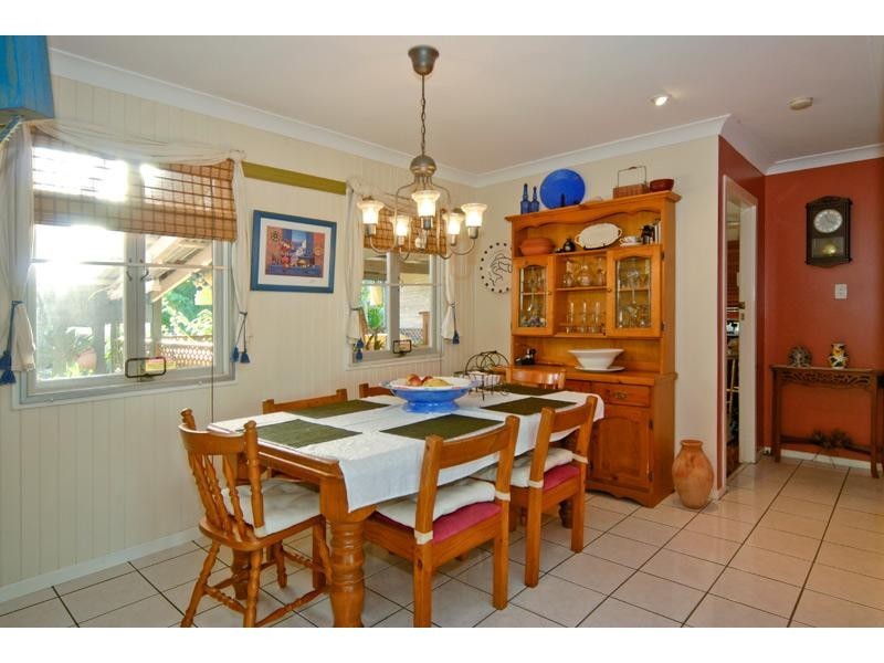 28 Lake Road, Slacks Creek QLD 4127