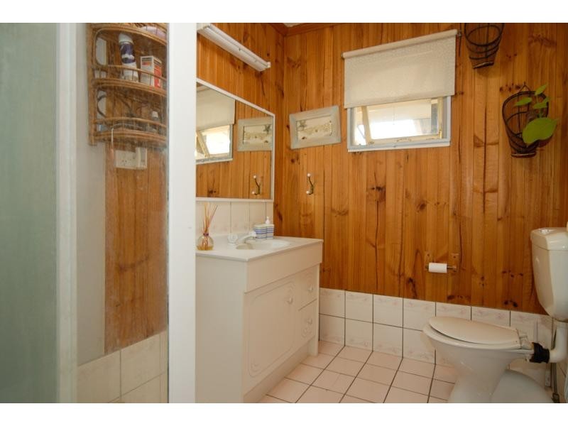 28 Lake Road, Slacks Creek QLD 4127