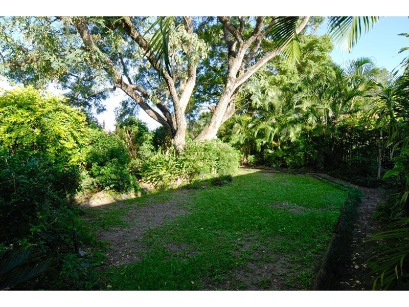 28 Lake Road, Slacks Creek QLD 4127