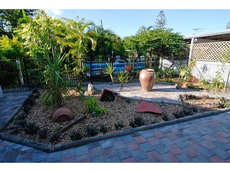 28 Lake Road, Slacks Creek QLD 4127