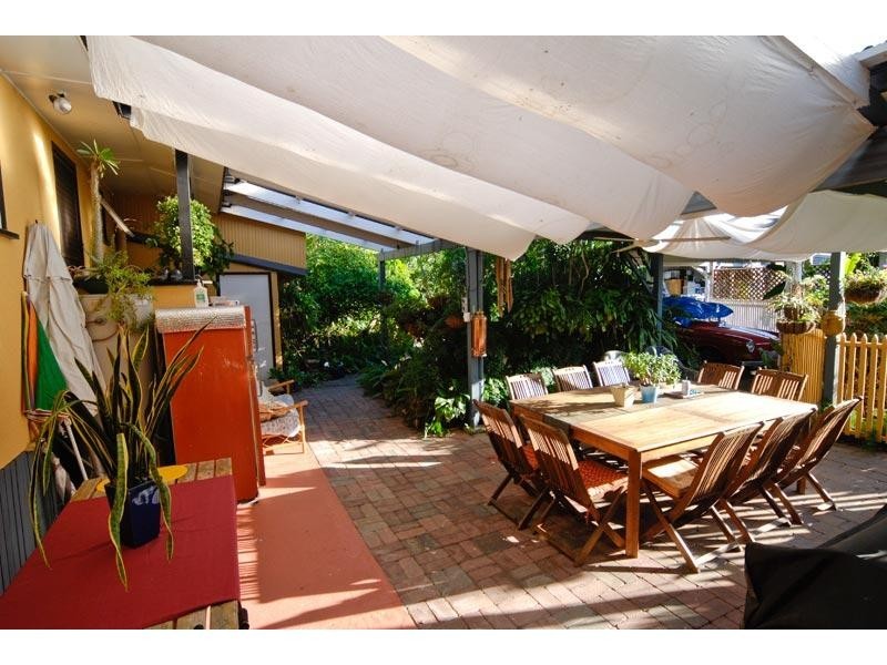 28 Lake Road, Slacks Creek QLD 4127