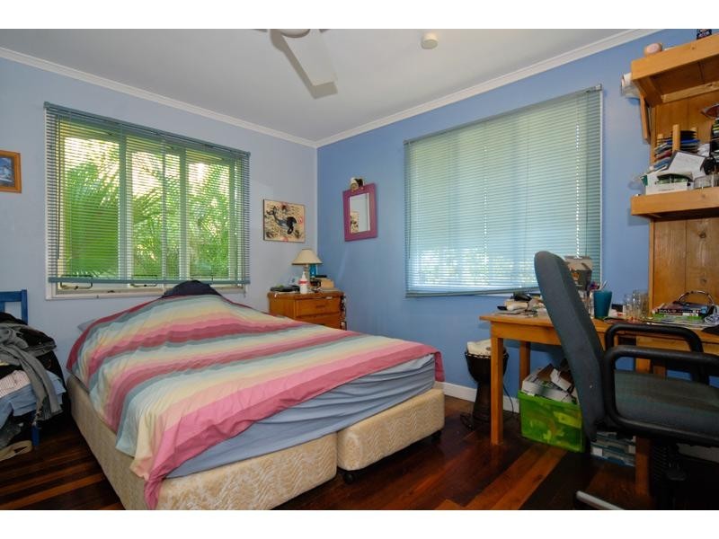 28 Lake Road, Slacks Creek QLD 4127