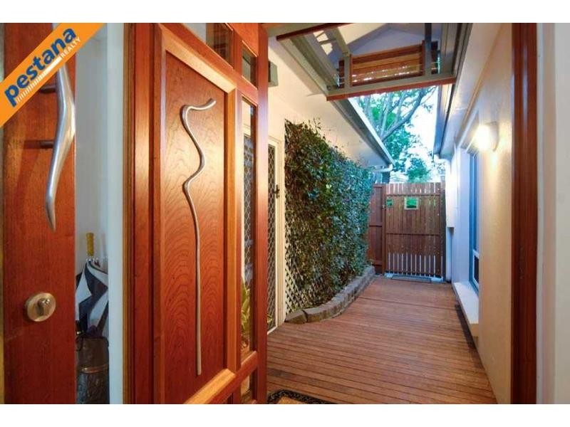 76 Dennis Road, Springwood QLD 4127