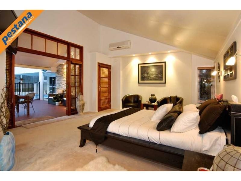 76 Dennis Road, Springwood QLD 4127