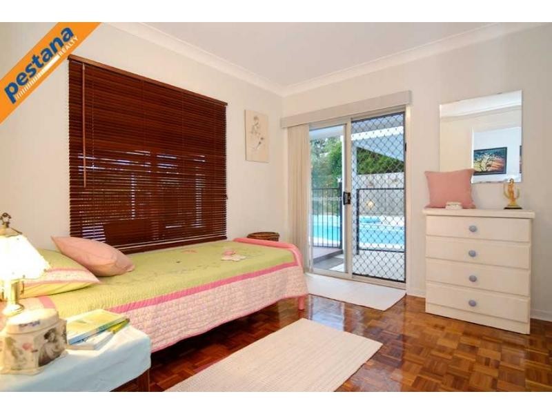 76 Dennis Road, Springwood QLD 4127