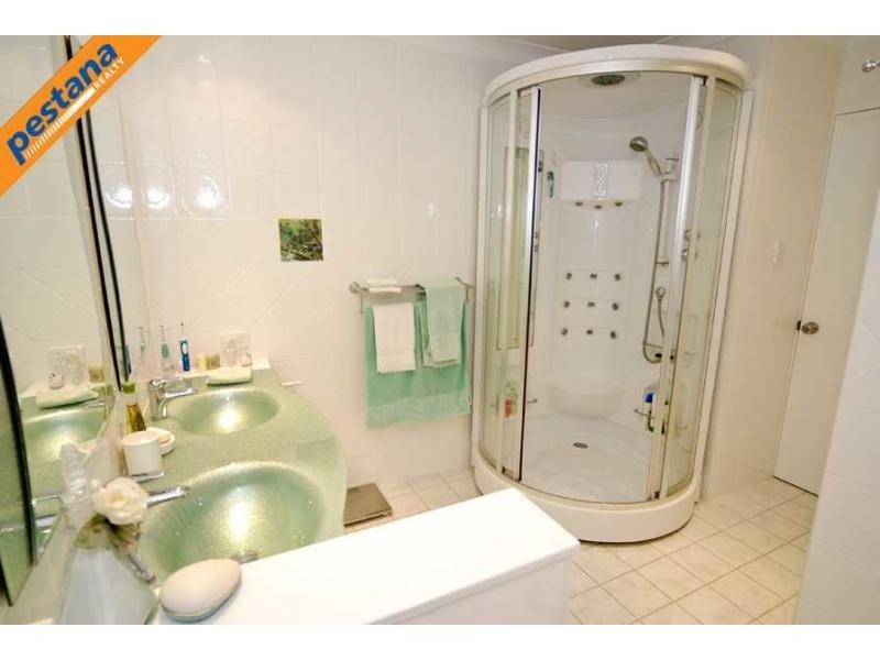 76 Dennis Road, Springwood QLD 4127