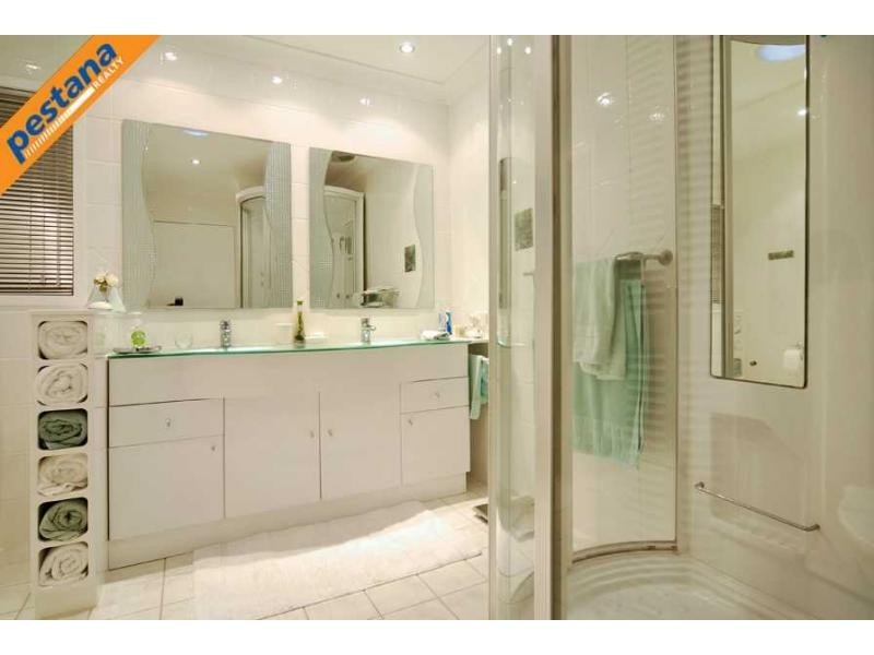 76 Dennis Road, Springwood QLD 4127