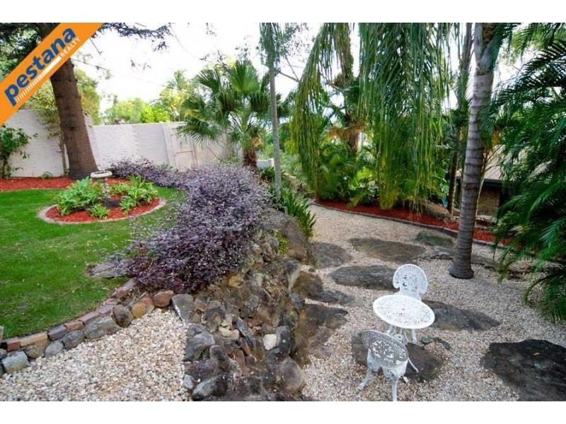 76 Dennis Road, Springwood QLD 4127