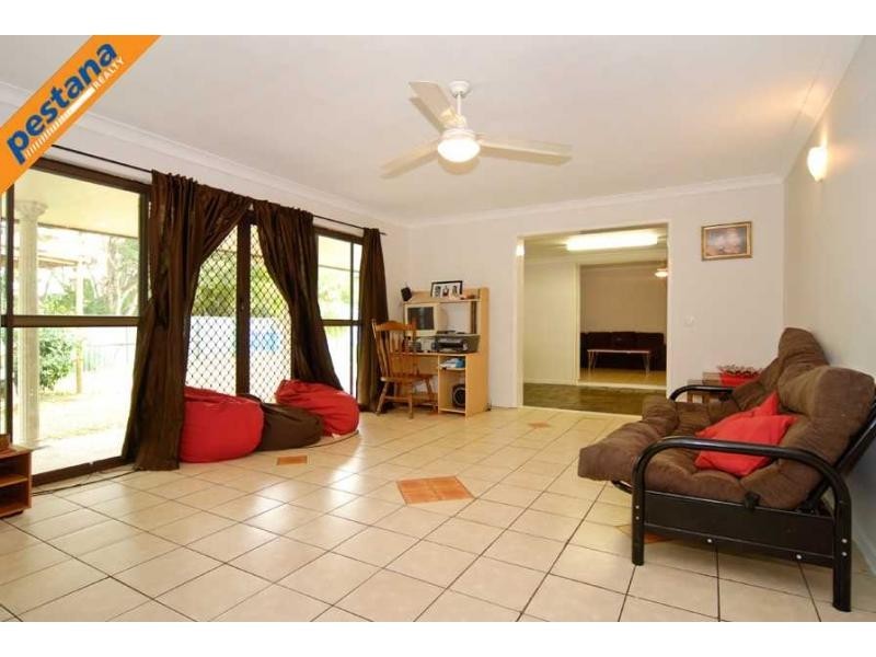 11 Truman Crescent, Slacks Creek QLD 4127