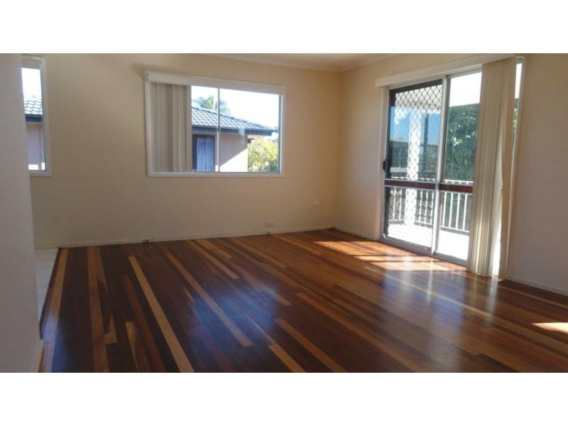 8 Stubbs Road, Woodridge QLD 4114