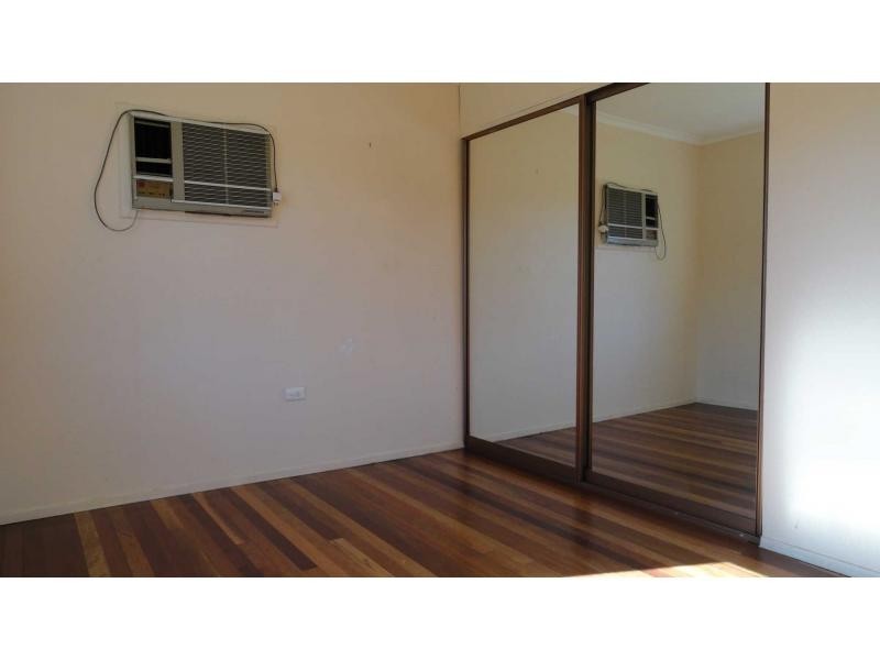 8 Stubbs Road, Woodridge QLD 4114