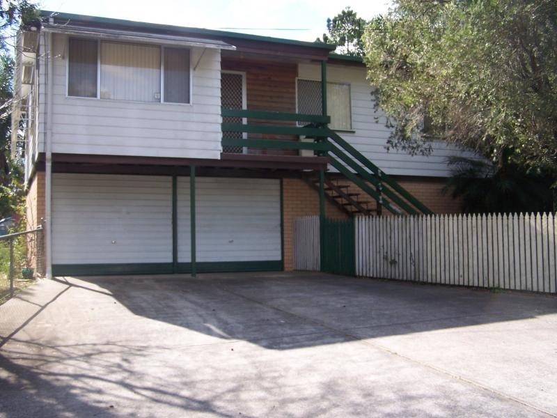 2 Mawarra Street, Kingston QLD 4114