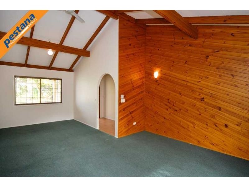 38 Caloola Drive, Springwood QLD 4127