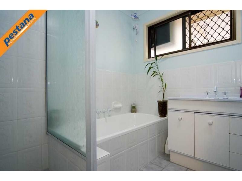 12 Stellaris Way, Rochedale South QLD 4123