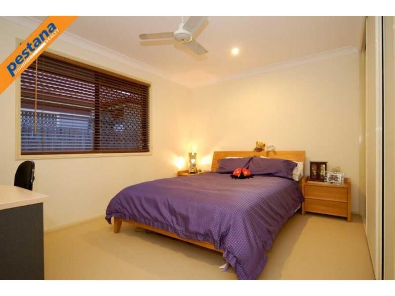 2 Boardwalk Avenue, Meadowbrook QLD 4131