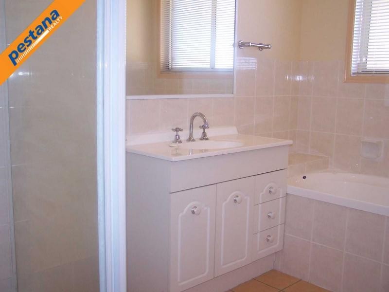 34 Allenby Drive, Meadowbrook QLD 4131