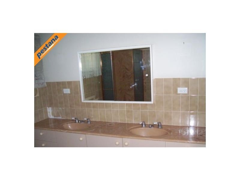 19 Hawdon Crescent, Springwood QLD 4127