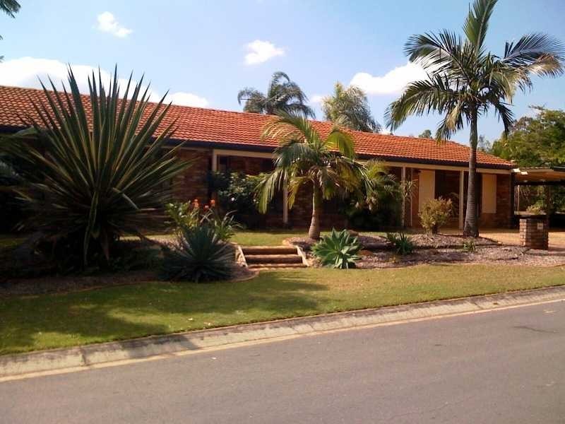 32 Plateau Drive, Springwood QLD 4127