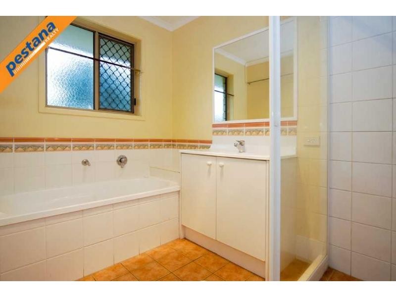 5 Barossa Street, Kingston QLD 4114
