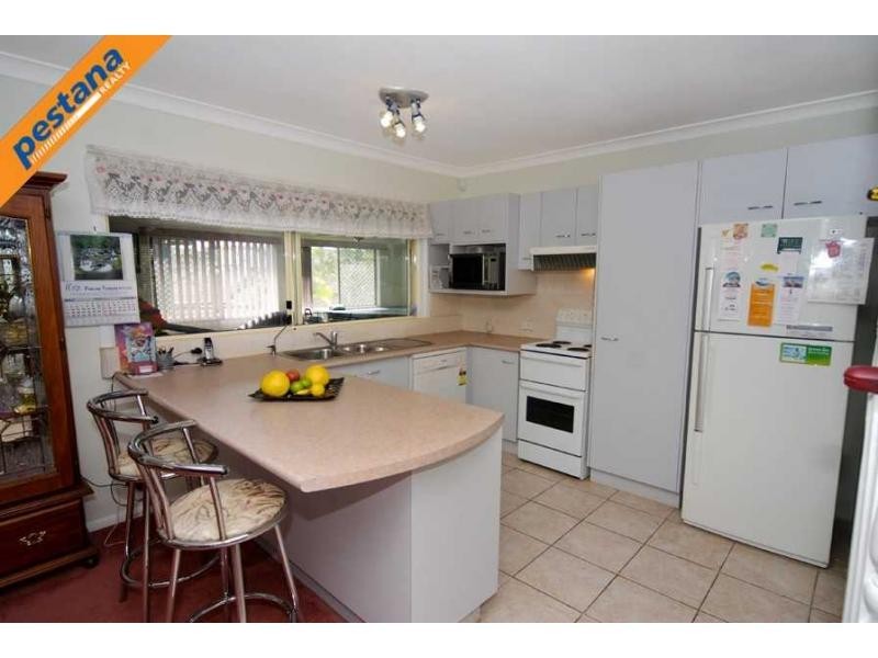 4 Mikaga Court, Woodridge QLD 4114