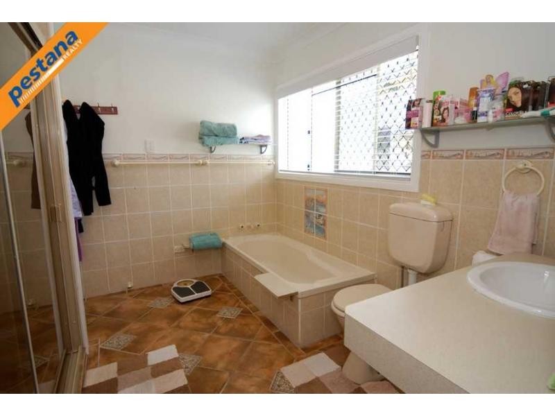 4 Mikaga Court, Woodridge QLD 4114