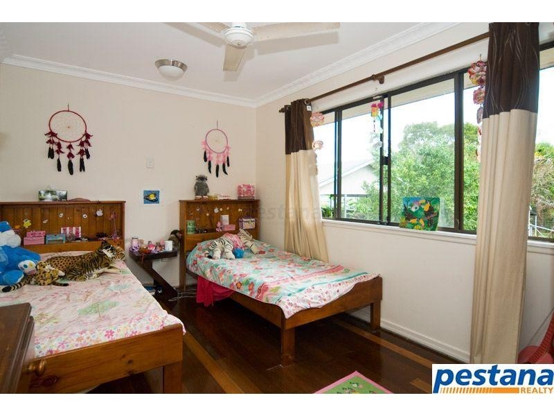 2 Eversley Terrace, Yeronga QLD 4104