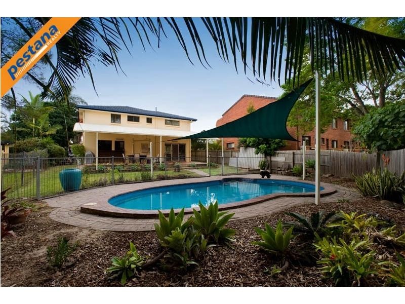 13 Thornhill Street, Springwood QLD 4127