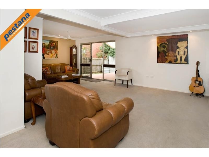 13 Thornhill Street, Springwood QLD 4127