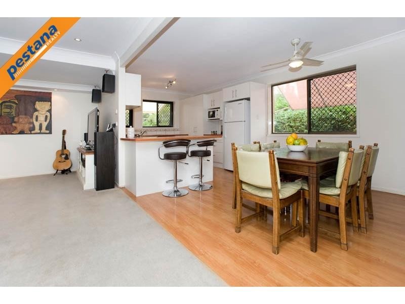 13 Thornhill Street, Springwood QLD 4127
