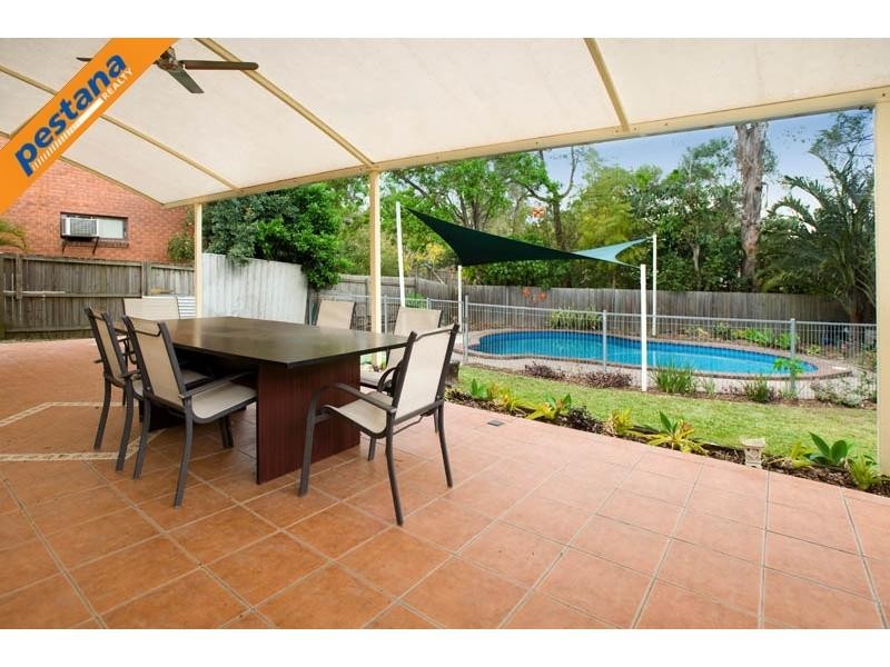 13 Thornhill Street, Springwood QLD 4127