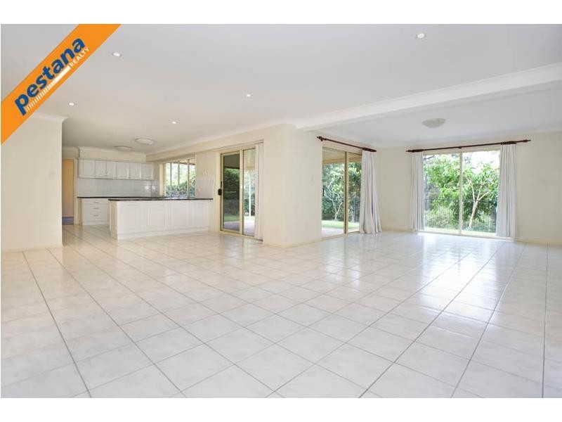 18 Hazlehead Place, Oxley QLD 4075