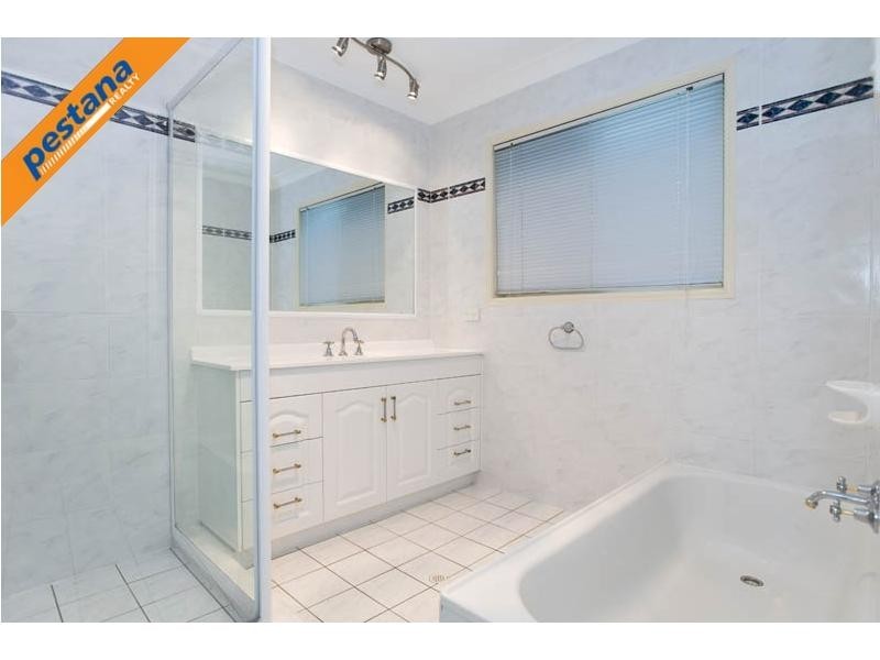 18 Hazlehead Place, Oxley QLD 4075