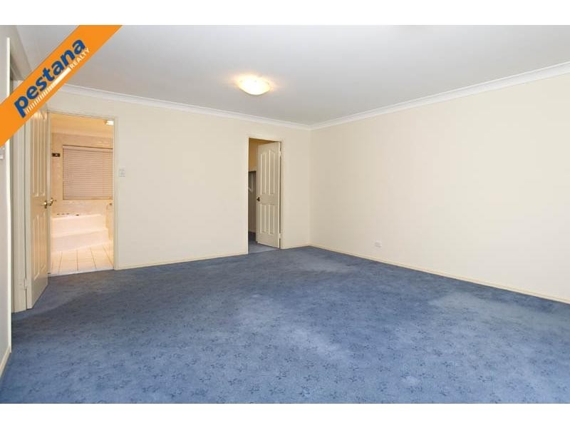 18 Hazlehead Place, Oxley QLD 4075