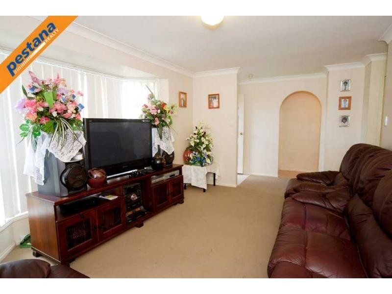 8 Kao Street, Marsden QLD 4132