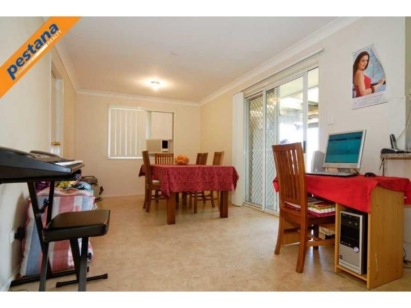 8 Kao Street, Marsden QLD 4132