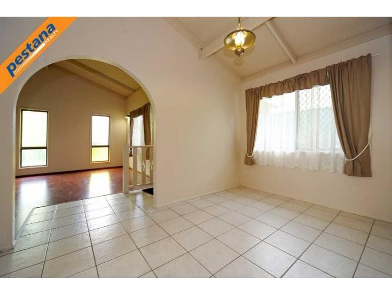 5 Lynelle Street, Marsden QLD 4132