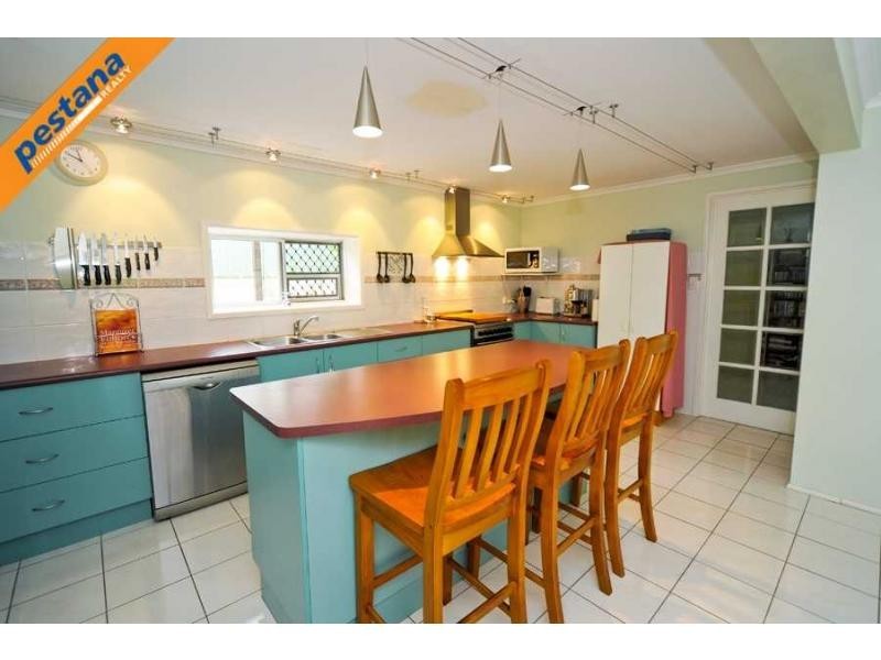 2 Merlin Court, Rochedale South QLD 4123