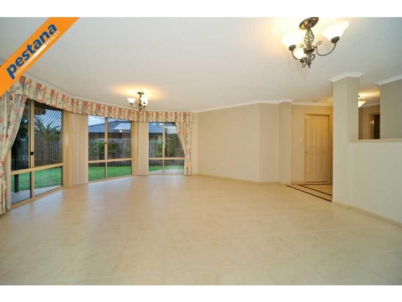 6 Cardwell Court, Meadowbrook QLD 4131