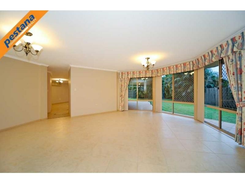 6 Cardwell Court, Meadowbrook QLD 4131